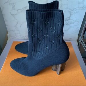 100% Authentic Louis Vuitton Silhouette Ankle - NWT (Size 40 - US 9)